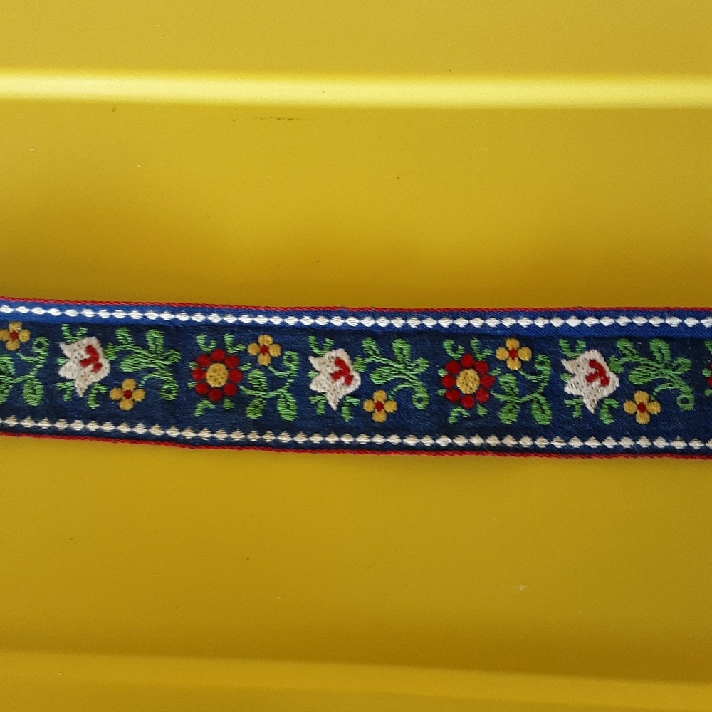 Flower Power Choker - Picture 7 of 7